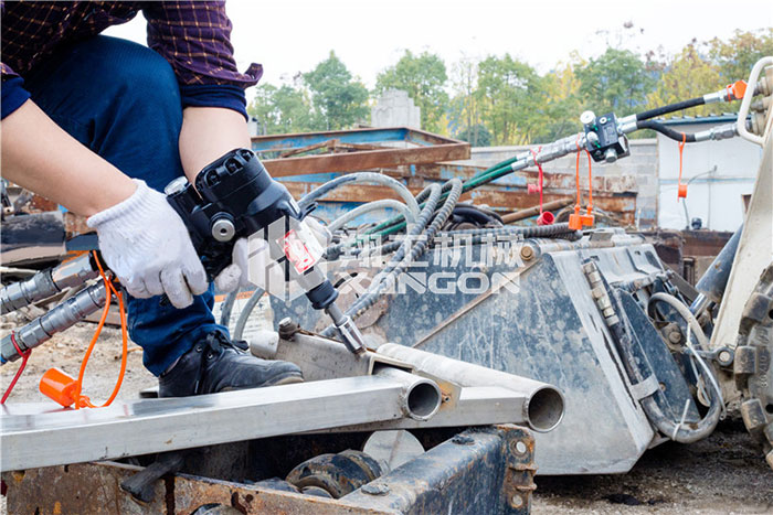 液壓沖擊(ji)扳手