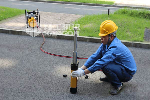 雙擊液壓(yā)頂杆